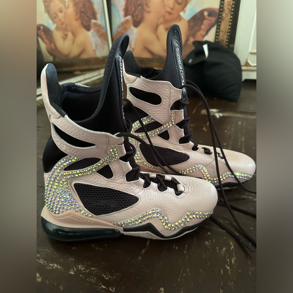 Nike Woman’s Air Max Boxing Shoe